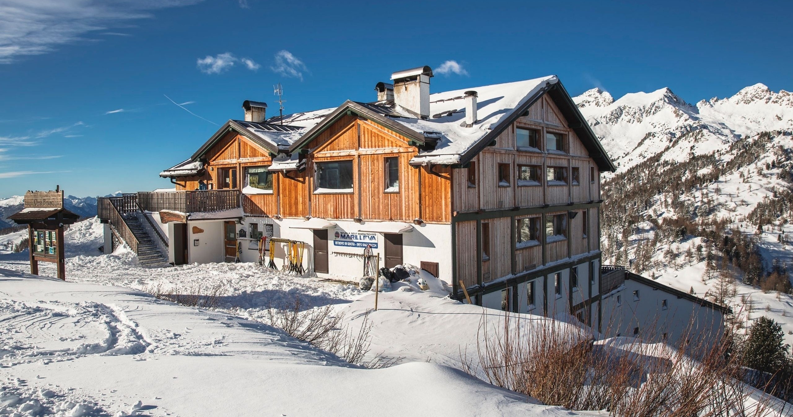 Andar per Monti - Ai piedi del Rifugio Orso Bruno